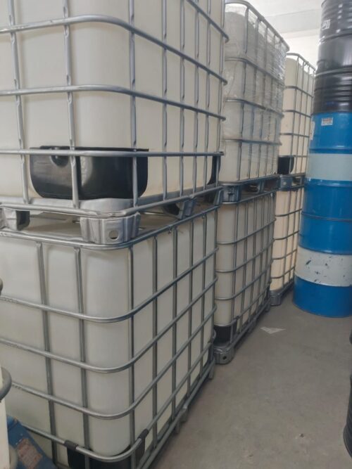 TANQUEIBC4 TANQUE IBC 1000 L HDPE JAULA GALVANIZADA VALVULA DN50 SEMINUEVO