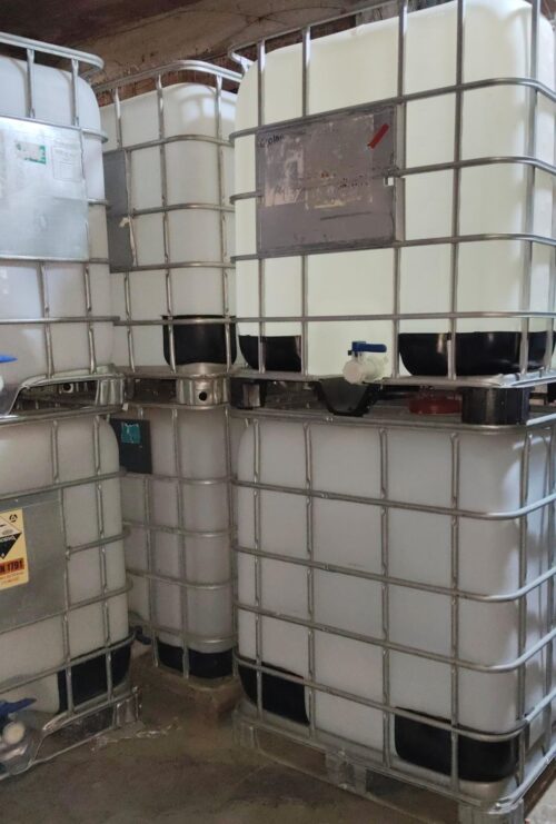 image (4) (1) TANQUE IBC 1000 L HDPE JAULA GALVANIZADA VALVULA DN50 SEMINUEVO
